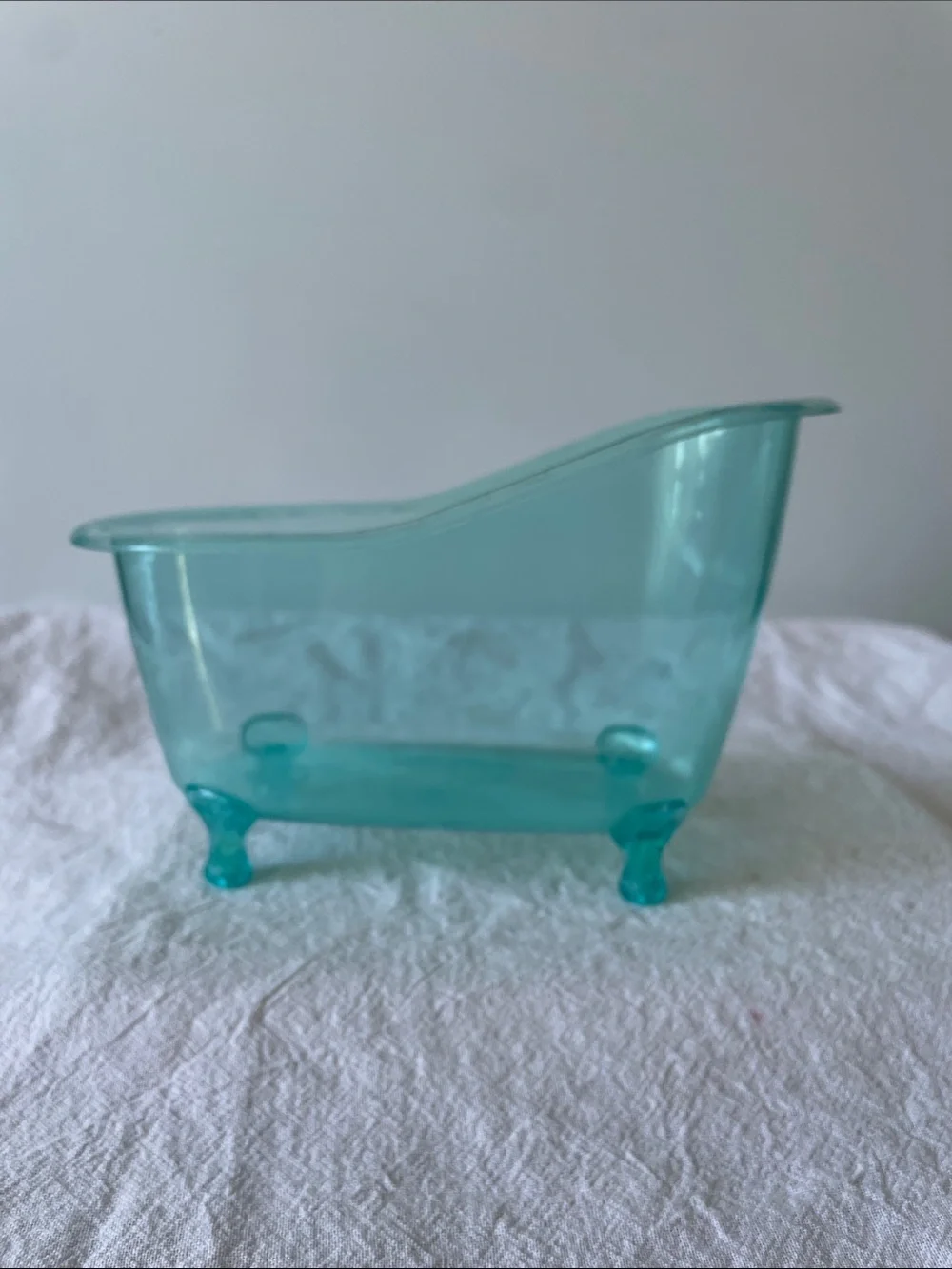 Aqua Miniature acrylic plastic Claw Foot Bath Tub 7.5 x 4.75 x 3.75”